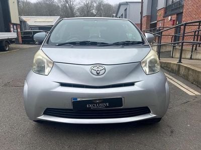 Used Toyota iQ 68 HP (50 kW) 2009 Silver Hatchback