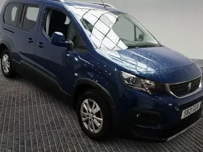 Begagnad Peugeot Rifter Allure 2021 Blå Minibuss
