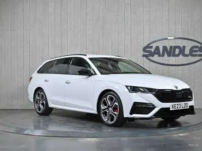 Used Skoda Octavia vRS 245 HP (180 kW) 2023 White Estate