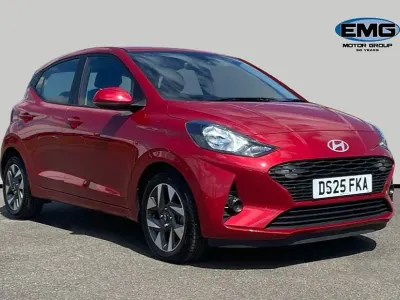 Used Hyundai i10 Advanced 63 HP (46 kW) 2025 Red Hatchback