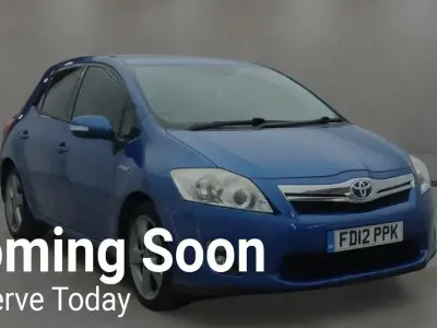 Used Toyota Auris Hybrid 136 HP (100 kW) 2012 Blue Hatchback