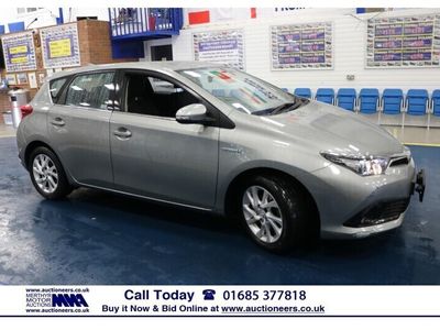 used Toyota Auris Hybrid 