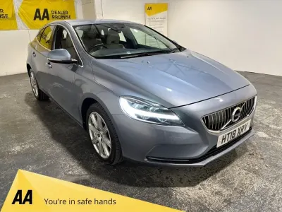 Used Volvo V40 Inscription 152 HP (111 kW) 2018 Blue Hatchback