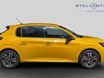 Used Peugeot 208 Allure+ 99 HP (72 kW) 2023 Yellow Hatchback