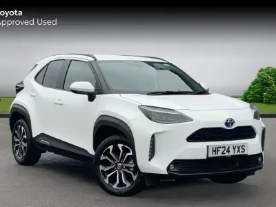 Used Toyota Yaris Hybrid Design 116 HP (85 kW) 2024 Pure white