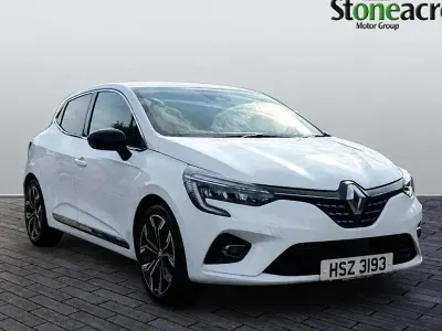 Used Renault Clio Techno 142 HP (104 kW) 2023 White Hatchback
