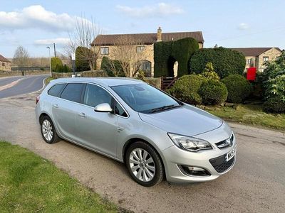 Used Vauxhall Astra Elite 2015 Silver Estate