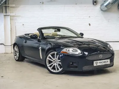 Używany Jaguar XKR 420 KM (308 kW) 2007 Czarny Kabriolet