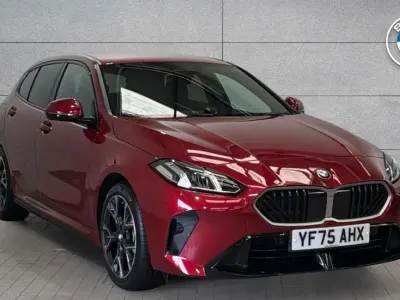 Gebraucht BMW 120 M Sport 168 PS (123 kW) 2025 Rot Kleinwagen