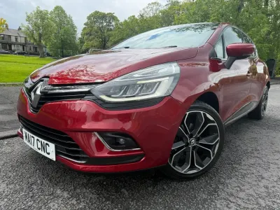 Begagnad Renault Clio IV Dynamique 90 HK (66 kW) 2017 Röd Halvkombi