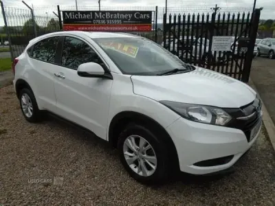 Second-hand Honda HR-V S 130 CP (95 kW) 2016 Alb SUV