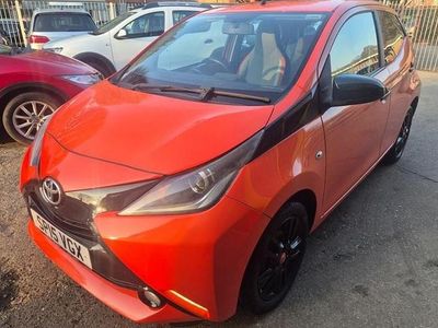 Used Toyota Aygo X-cite 69 HP (50 kW) 2015 Orange Hatchback