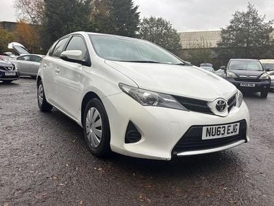 Used Toyota Auris Active 90 HP (66 kW) 2013