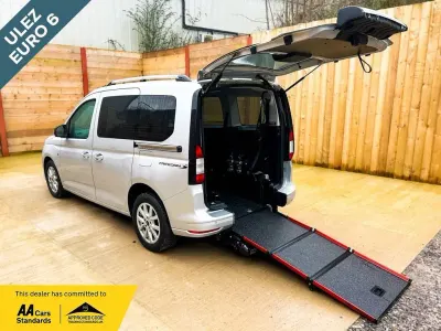 Used Ford Tourneo Connect Titanium 122 HP (89 kW) 2023 Silver MPV