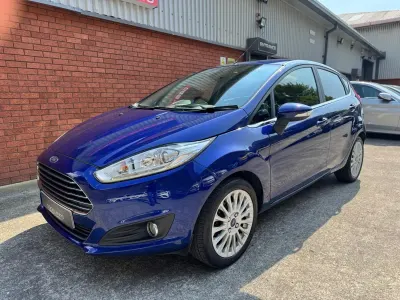 Used Ford Fiesta Titanium 120 HP (88 kW) 2014 Blue Hatchback