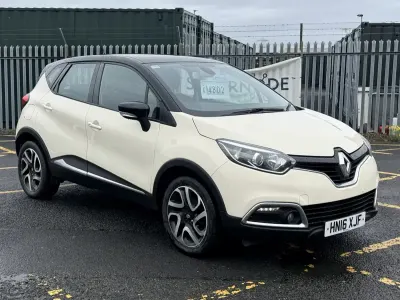 Usado Renault Captur Dynamique 90 CV (66 kW) 2016 Blanco SUV