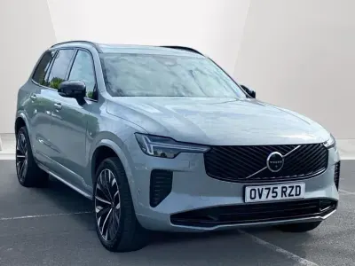 Begagnad Volvo XC90 Ultra 455 HK (334 kW) 2025 Grå SUV