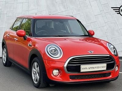 Used Mini Cooper Classic 134 HP (98 kW) 2019 Orange Hatchback