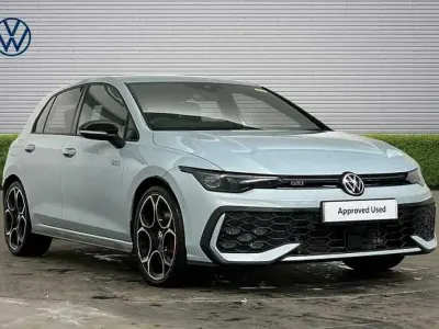 Używany VW Golf VIII GTI 265 KM (194 kW) 2025 Niebieski Hatchback