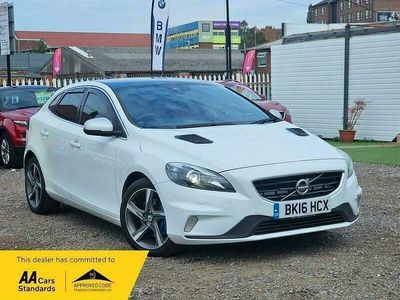 Used Volvo V40 R-Design 190 HP (139 kW) 2016 White Hatchback