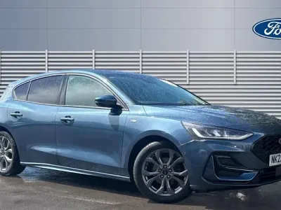 Usado Ford Focus ST-Line 125 CV (91 kW) 2022 Azul Utilitario