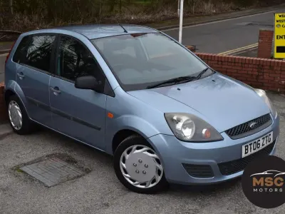 Second-hand Ford Fiesta Style 79 CP (58 kW) 2006 Albastru Hatchback