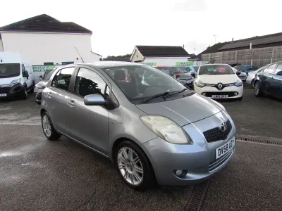 Used Toyota Yaris SR 90 HP (66 kW) 2008 Silver Hatchback