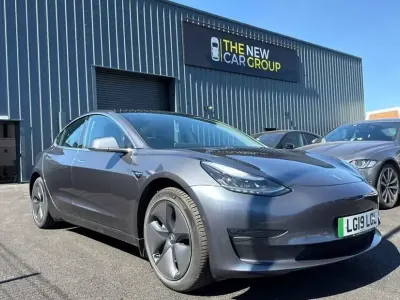 Używany Tesla Model 3 Standard Range Plus 239 kW (325 KM) 2019 Sedan/Limuzyna
