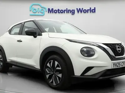 Używany Nissan Juke Acenta Premium 114 KM (83 kW) 2025 Biały SUV
