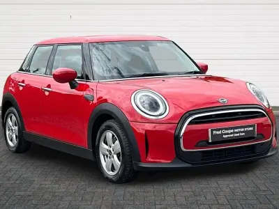 Used Mini Cooper Classic 136 HP (100 kW) 2022 Red Hatchback