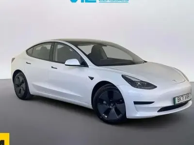 Usado Tesla Model 3 Standard Range Plus 180 kW (245 HP) 2021 Branco Sedan