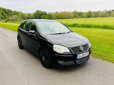 Begagnad VW Polo S 75 HK (55 kW) 2006 Svart Halvkombi