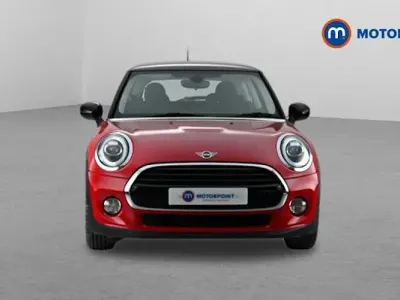 Begagnad Mini Cooper Hatch 136 HK (100 kW) 2018 Röd Halvkombi