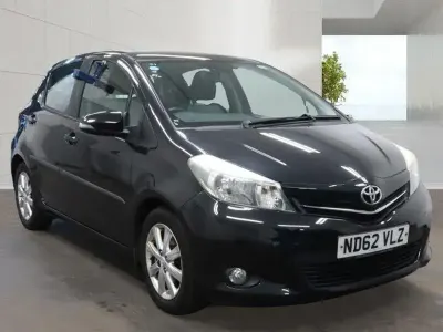 Used Toyota Yaris Multidrive S 101 HP (74 kW) 2013 Black Hatchback
