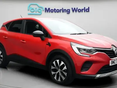 Used Renault Captur Evolution 145 HP (106 kW) 2023 Red SUV