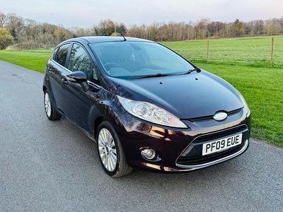 Used Ford Fiesta Titanium 94 HP (69 kW) 2009 Red Hatchback