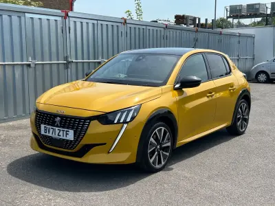 Used Peugeot 208 GT 75 HP (55 kW) 2021 Yellow Hatchback