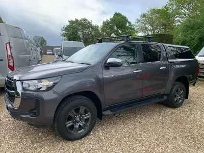 Używany Toyota HiLux 150 KM (110 kW) 2022 Szary Pickup
