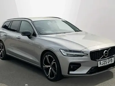 Begagnad Volvo V60 Plus 2025 Silver Kombi