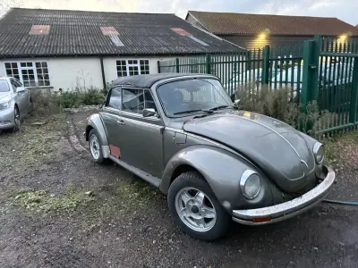 Usado VW Beetle Cabriolet Karmann 1977 Gris Descapotable