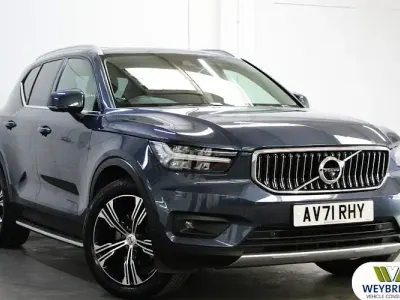 Begagnad Volvo XC40 Inscription 197 HK (144 kW) 2021 Blå SUV