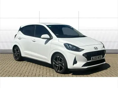 Used Hyundai i10 Premium 67 HP (49 kW) 2022 White Hatchback