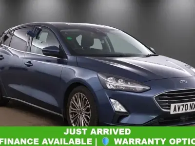 Usado Ford Focus Titanium X 125 CV (91 kW) 2020 Azul Utilitario
