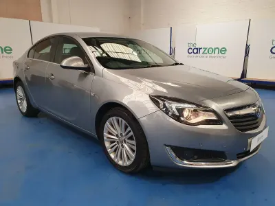 Used Vauxhall Insignia Design Edition 140 HP (102 kW) 2015 Silver Hatchback