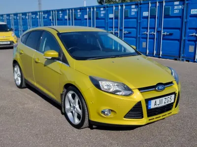 Used Ford Focus Titanium 125 HP (91 kW) 2011 Yellow Hatchback