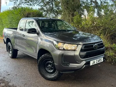Used Toyota HiLux Active 150 HP (110 kW) 2021 Grey Pickup