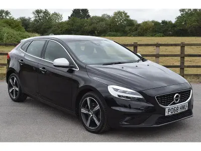 Used Volvo V40 R-Design 122 HP (89 kW) 2018 Black Hatchback