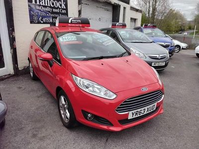 Begagnad Ford Fiesta Zetec 82 HK (60 kW) 2013 Röd Halvkombi