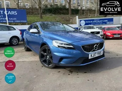 Usado Volvo V40 R-Design Pro 190 CV (139 kW) 2017 Azul Utilitario