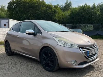Used Peugeot 208 Allure 95 HP (69 kW) 2012 Pink Hatchback